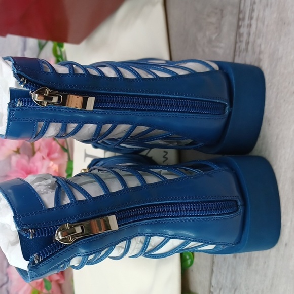 Vivienne Hu VHNY Studded Leather Cage Sandals NIB - Picture 9 of 13